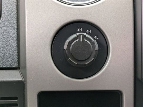 Used 2013 Ford F150 XLT w/ Mid Equipment Group image 17