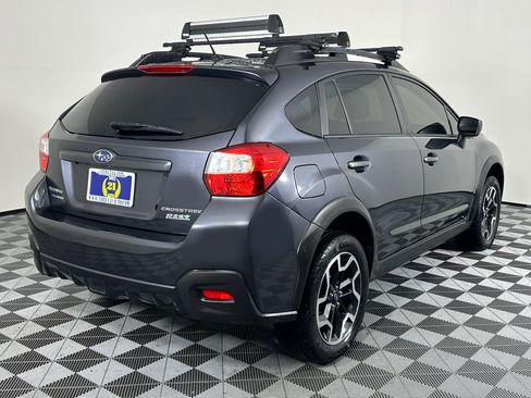 Used 2017 Subaru Crosstrek 2.0i Premium AWD/4WD image 9