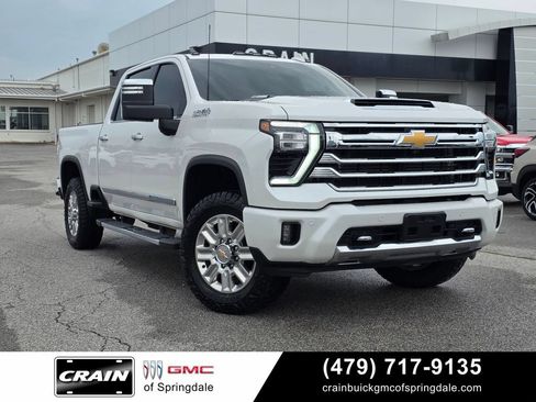 Used 2024 Chevrolet Silverado 2500 High Country w/ Technology Package AWD/4WD image 1