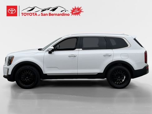 Used 2022 Kia Telluride S FWD image 2