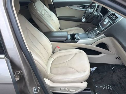 Used 2020 Lincoln Nautilus FWD w/ Equipment Group 101A image 15