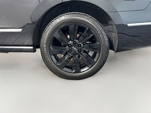 Used 2023 Lincoln Navigator Reserve AWD/4WD image 39