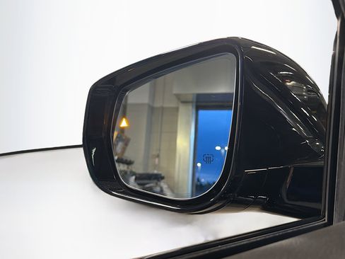 Used 2023 Jeep Grand Cherokee 4WD 4xe w/ Luxury Tech Group II image 16