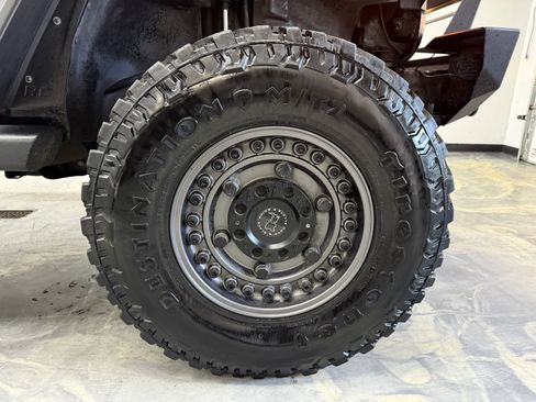 Used 2016 Jeep Wrangler Unlimited Sahara w/ Connectivity Group image 30