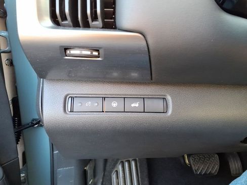 New 2026 Nissan Pathfinder SL image 18