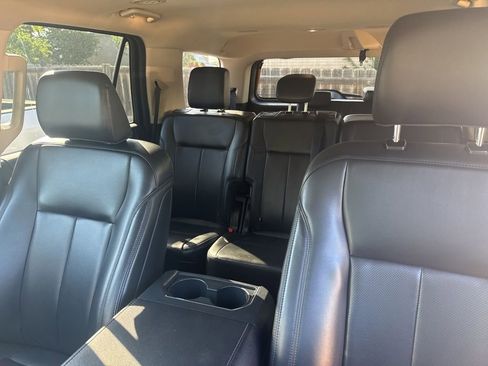 Used 2024 Ford Expedition XLT AWD/4WD image 6