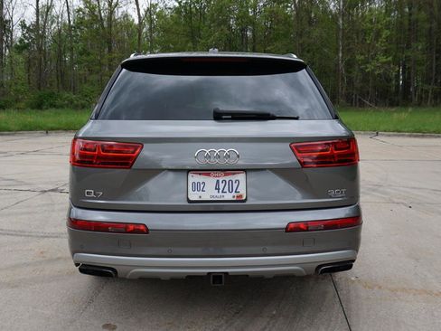 Used 2017 Audi Q7 3.0T Prestige AWD/4WD image 4