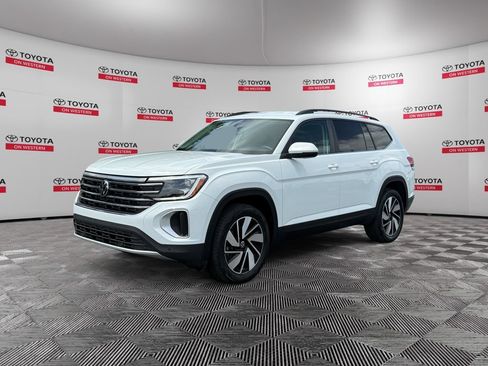 Used 2025 Volkswagen Atlas SE FWD image 1