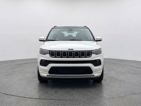 Used 2025 Jeep Compass Limited AWD/4WD image 2