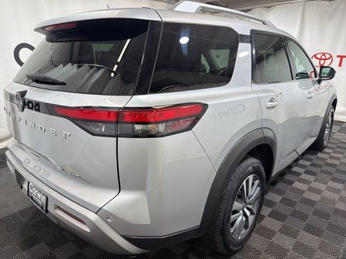 Used 2025 Nissan Pathfinder SL AWD/4WD image 7