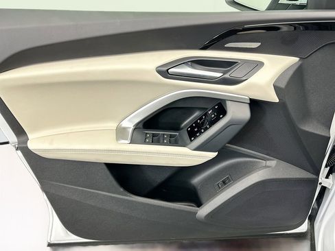 Used 2025 Audi Q5 2.0T Premium Plus w/ Premium Plus image 23