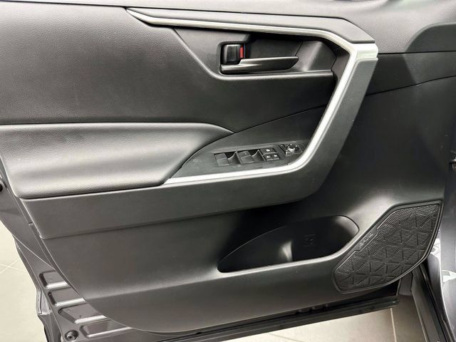 Used 2023 Toyota RAV4 LE AWD/4WD image 16