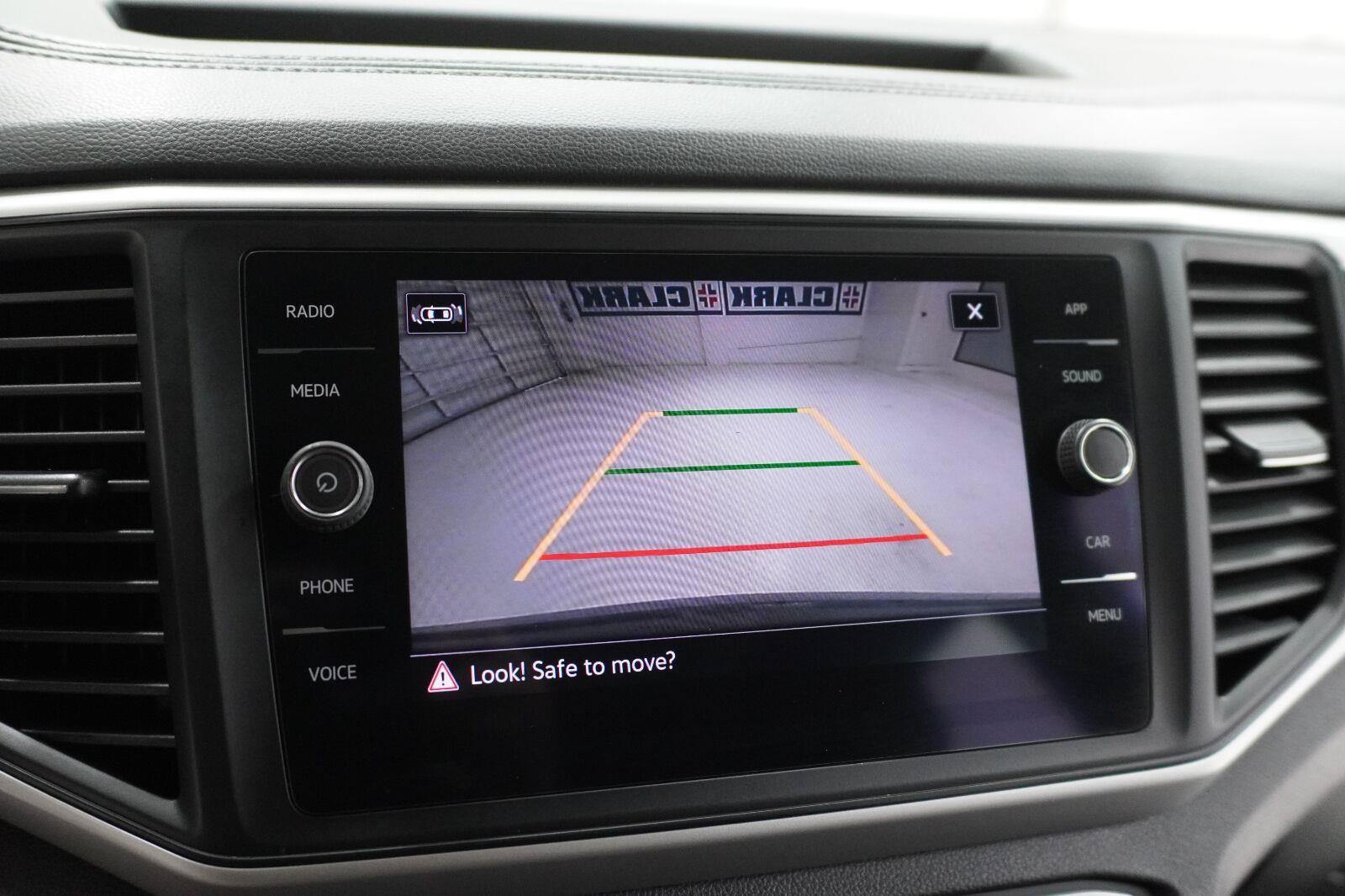 Used 2021 Volkswagen Atlas Cross Sport SE w/ Panoramic Sunroof Package FWD image 14