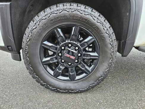 Used 2024 GMC Sierra 3500 AT4 w/ AT4 Preferred Package image 10