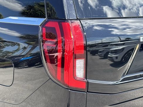 Used 2025 Ford Expedition Active image 7