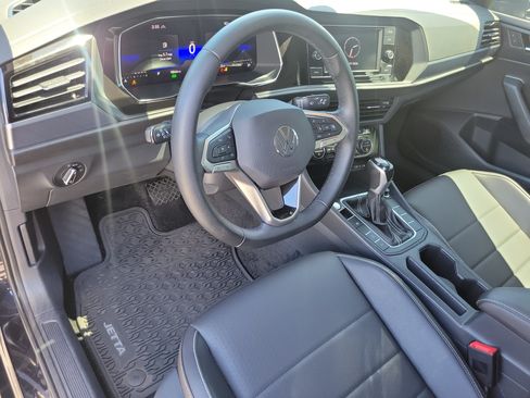 Certified 2023 Volkswagen Jetta SE w/ Black Wheel Package FWD image 21
