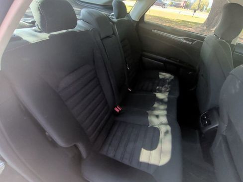 Used 2017 Ford Fusion SE image 21