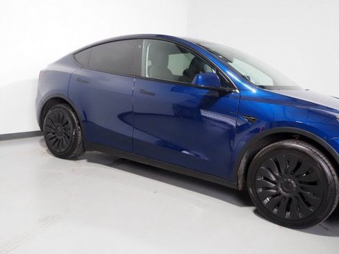 Used 2023 Tesla Model Y Long Range AWD/4WD image 49