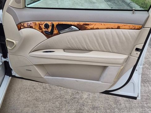 Used 2005 Mercedes-Benz E 500 Sedan image 53