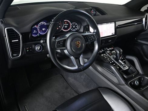 Used 2021 Porsche Cayenne AWD/4WD image 4