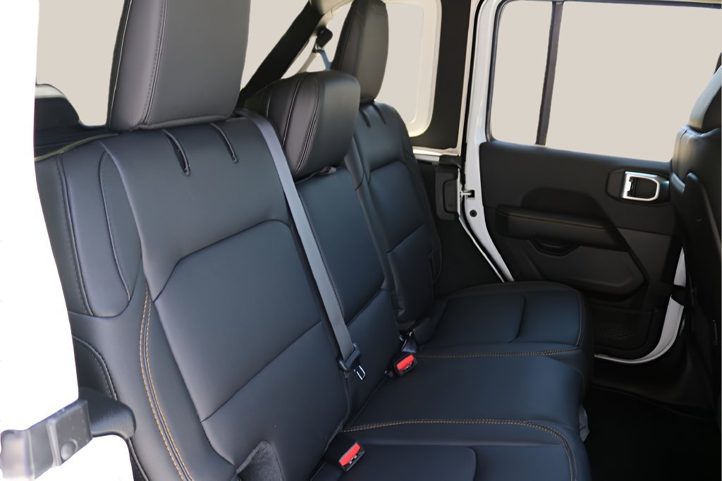 New 2026 Jeep Wrangler Unlimited Sahara AWD/4WD image 20