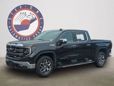 Used 2024 GMC Sierra 1500 SLT RWD image 2
