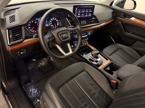 Used 2023 Audi Q5 2.0T Premium w/ Convenience Package AWD/4WD image 4