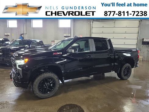 Used 2024 Chevrolet Silverado 1500 LT Trail Boss w/ LT Trail Boss Premium Package image 3