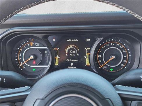 Used 2025 Jeep Gladiator Mojave image 10