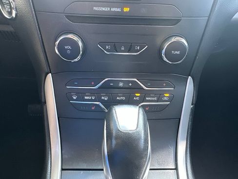 Used 2017 Ford Edge SEL w/ Equipment Group 201A AWD/4WD image 5