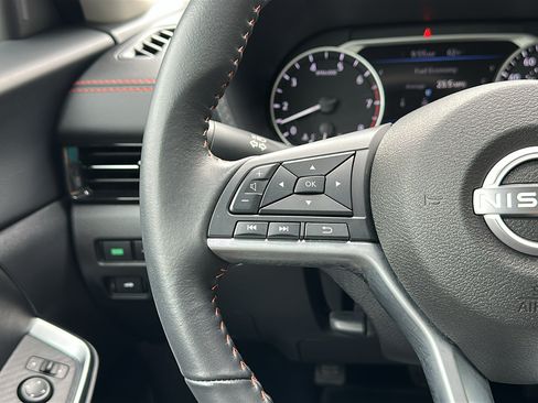 Certified 2024 Nissan Sentra SR FWD image 15