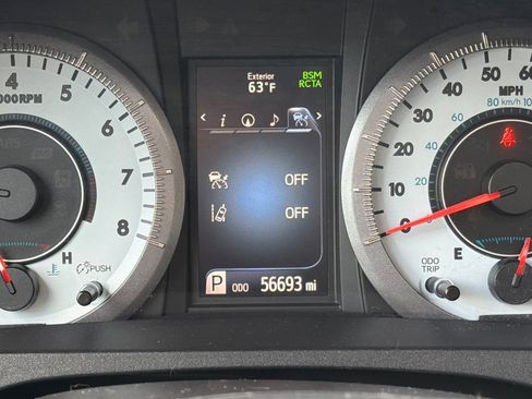 Used 2019 Toyota Sienna SE w/ SE Preferred Package FWD image 28