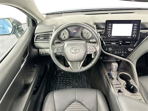 Used 2023 Toyota Camry SE image 11