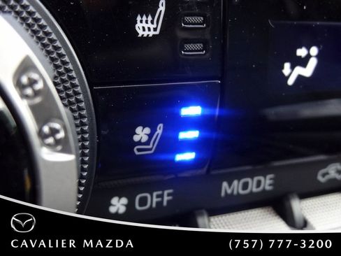 Used 2024 Toyota Tacoma TRD Off-Road w/ TRD Off Road Premium Package AWD/4WD image 35