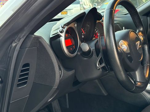 Used 2014 Nissan 370Z Coupe RWD image 13