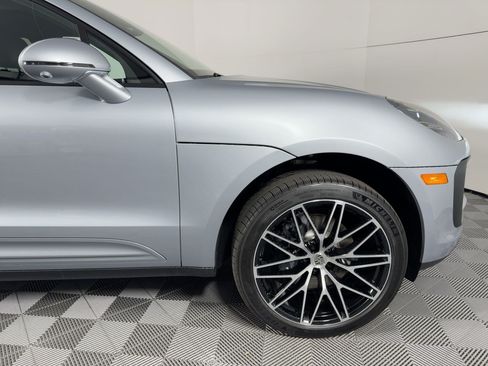 Certified 2026 Porsche Macan AWD/4WD image 12