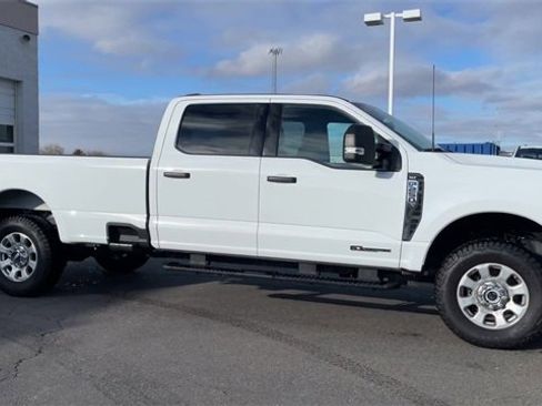 Used 2024 Ford F250 XLT image 3
