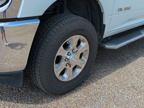 Used 2024 RAM 2500 Big Horn AWD/4WD image 9