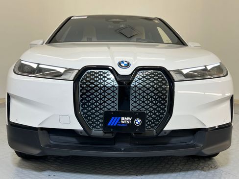 Certified 2022 BMW iX xDrive50 w/ Convenience Package image 6