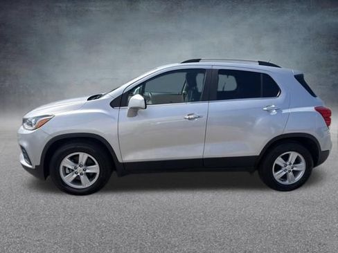 Used 2019 Chevrolet Trax LT w/ LT Convenience Package FWD image 11