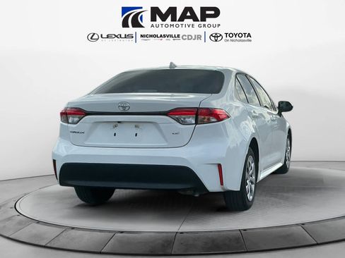 Used 2023 Toyota Corolla LE image 6