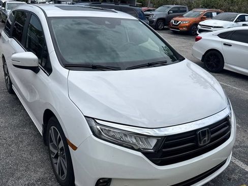 Used 2023 Honda Odyssey Touring image 3