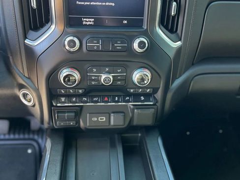 Used 2021 GMC Sierra 3500 AT4 w/ AT4 Premium Plus Package image 19