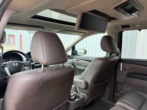 Used 2014 Honda Odyssey Touring Elite image 10