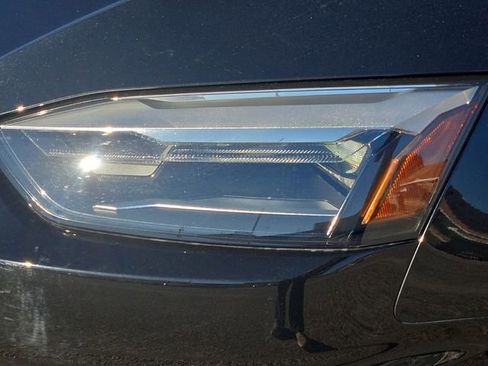 Used 2022 Audi A5 2.0T Premium image 8