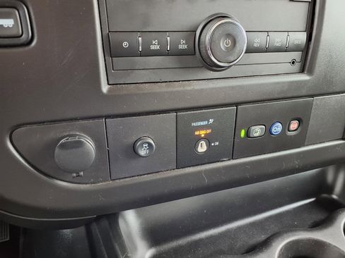 Used 2021 Chevrolet Express 3500 w/ Power Convenience Package image 11