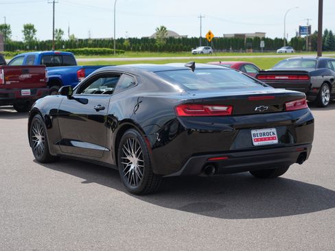 Used 2017 Chevrolet Camaro LT RWD image 5