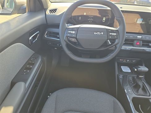 New 2025 Kia K4 EX image 15