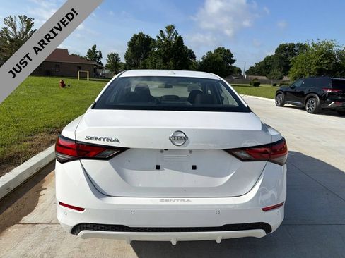 Certified 2025 Nissan Sentra SV FWD image 6
