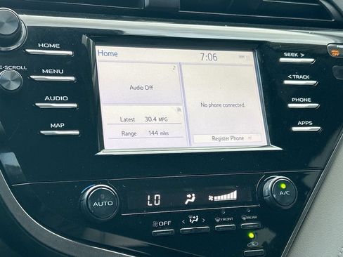 Used 2019 Toyota Camry SE FWD image 21